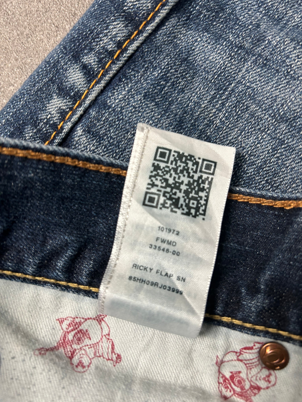 True Religion Relaxed Straight Jeans (M)