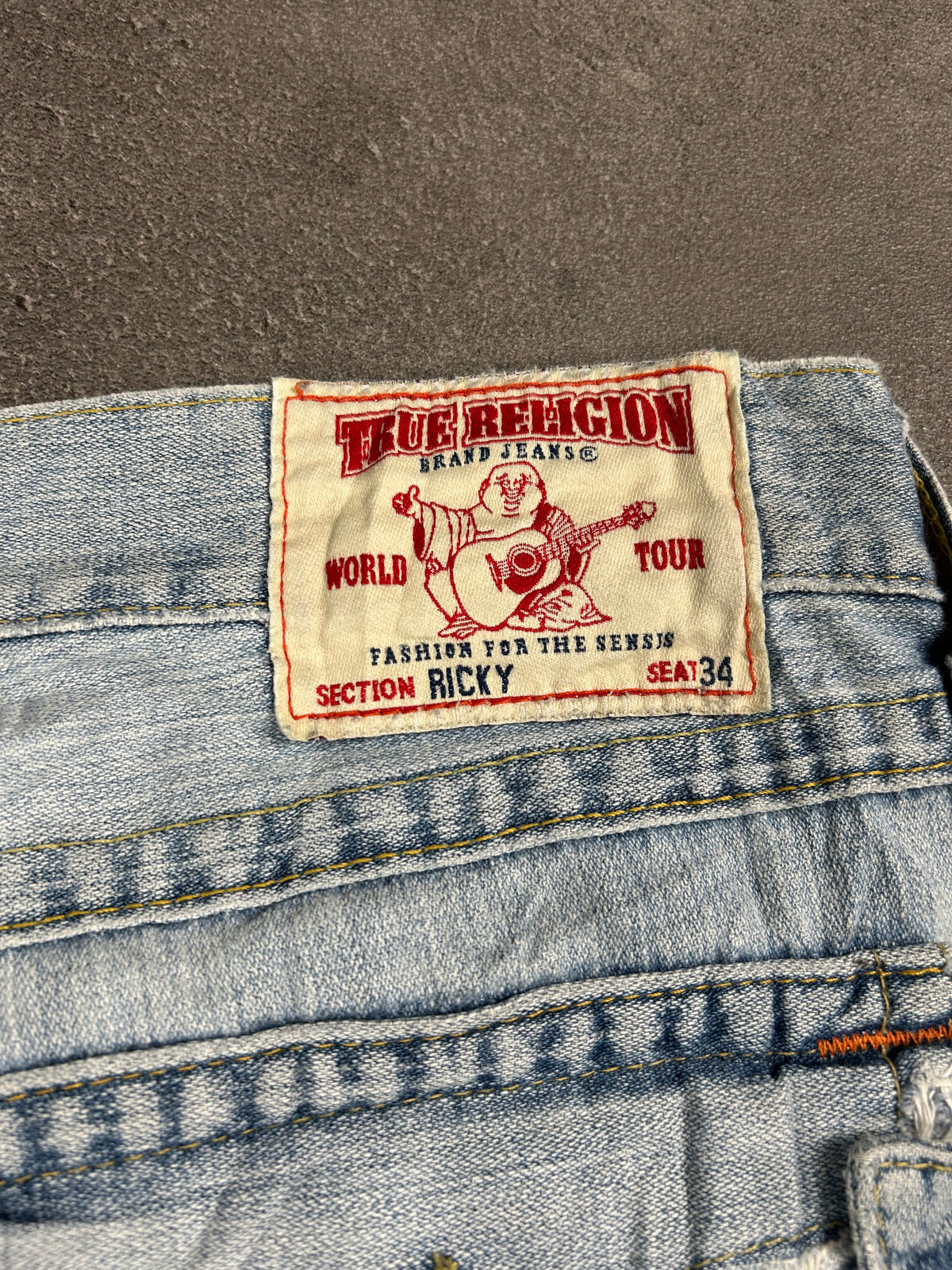 True Religion Relaxed Straight Jeans (XL)