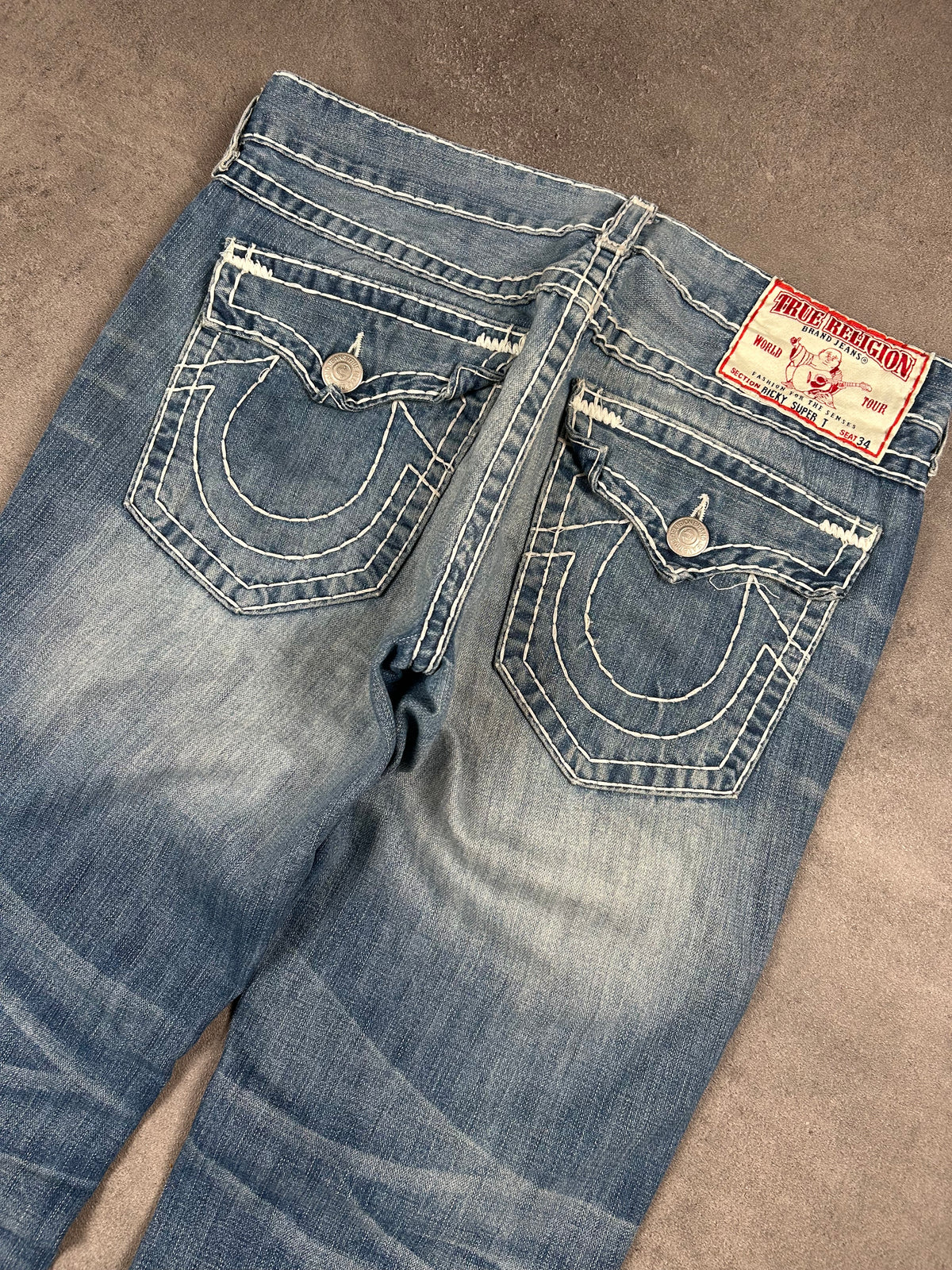 True Religion Relaxed Straight Jeans (XL)